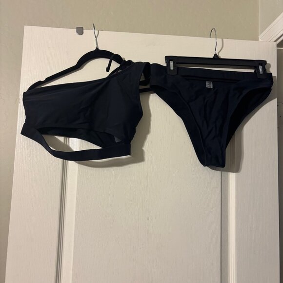 NWOT Women's Black Cutout One Shoulder Bikini Set SZ M - Picture 5 of 5